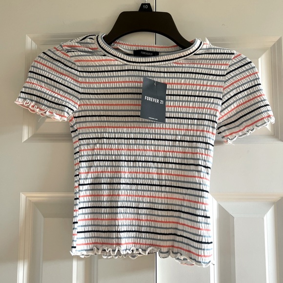 Forever 21 Tops - Forever 21 Women’s Multicolor Striped Lettuce Edge Crinkle Top Size Small
